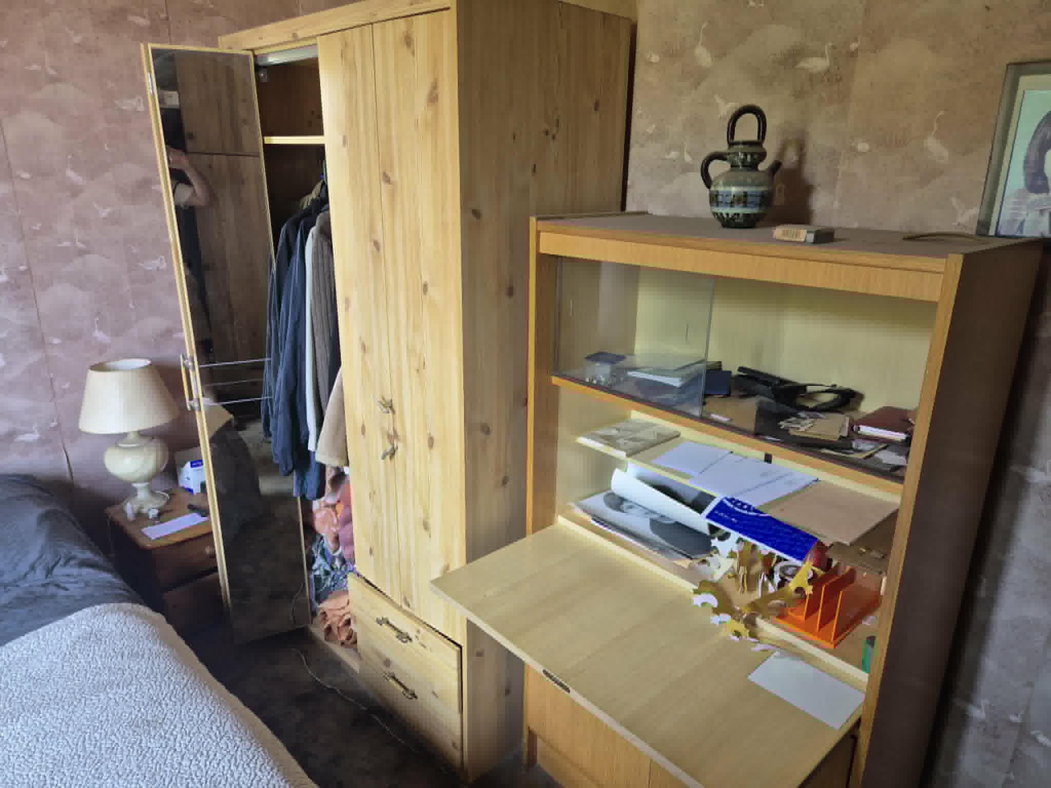 Vide appartement avant débarrassage chambre armoires