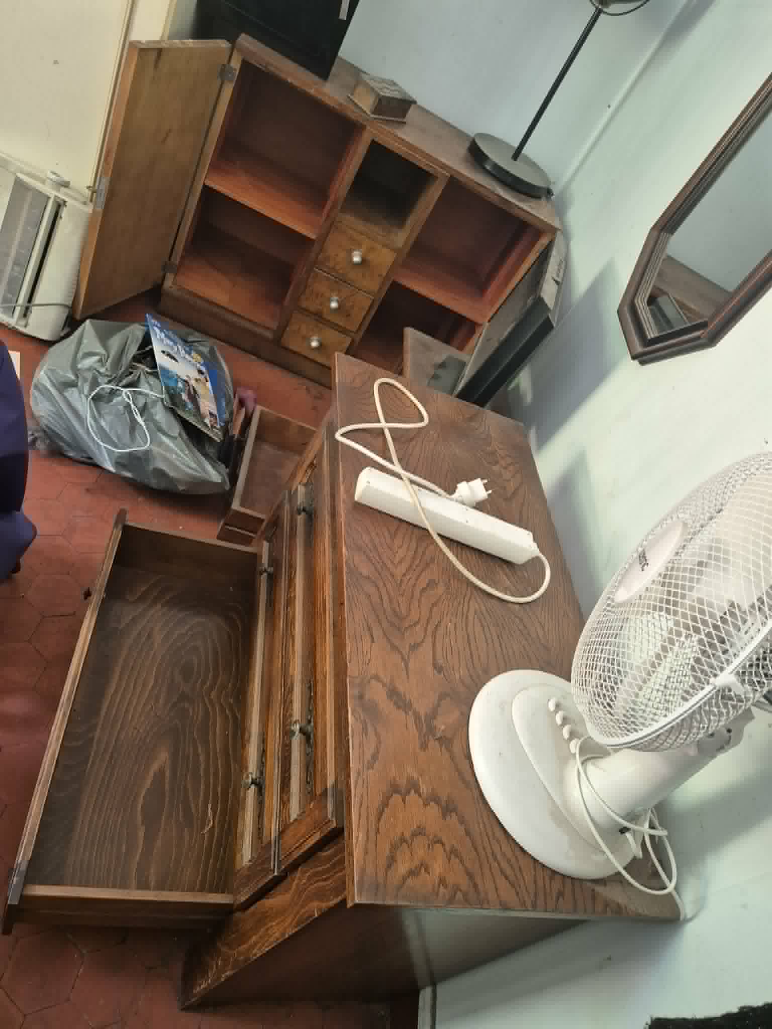 Vide appartement avant meubles bureau
