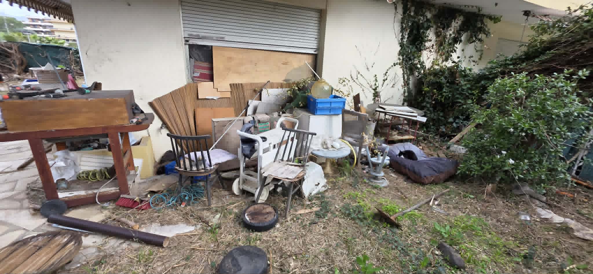 Villa mur extérieur chaises meubles